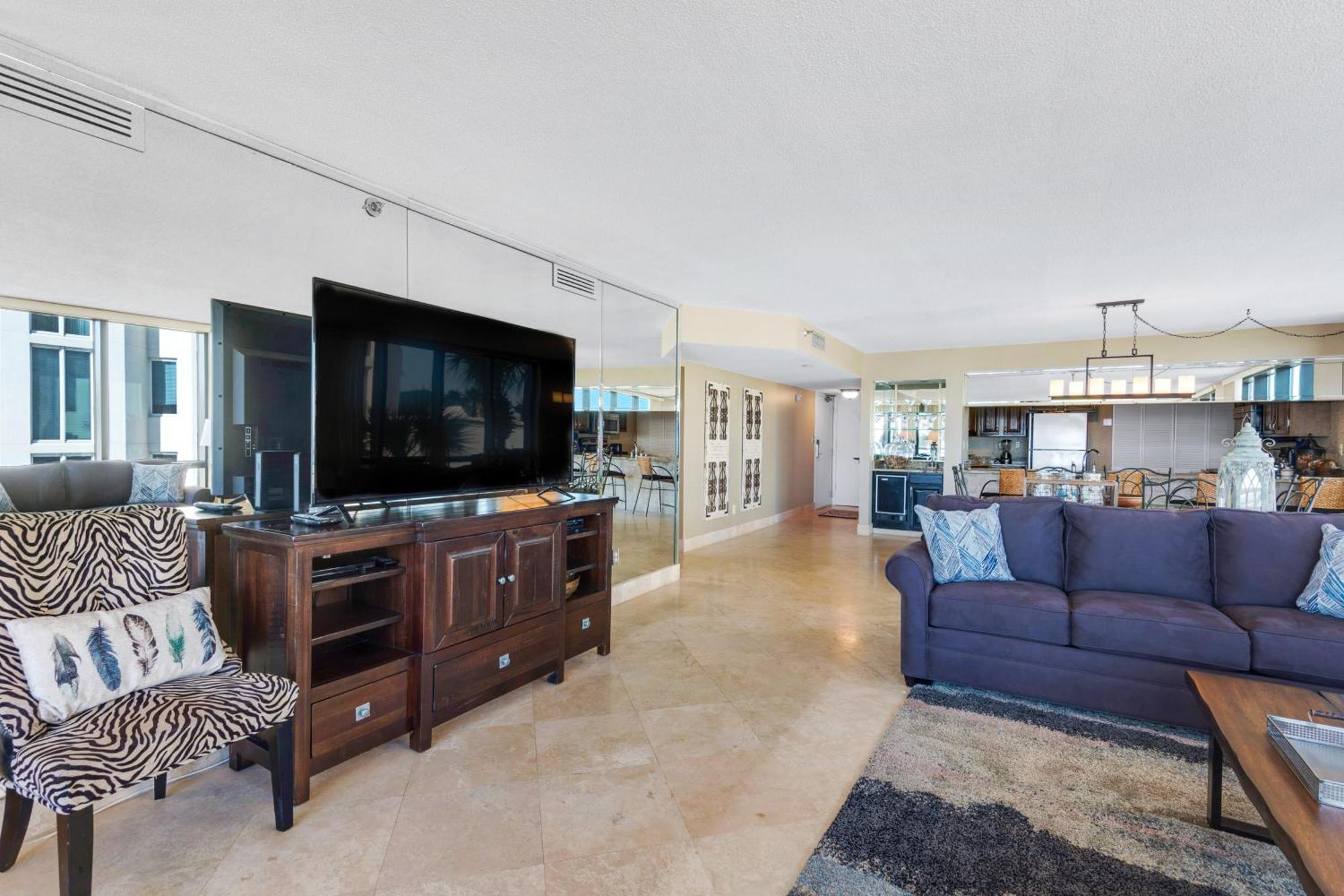Emerald Towers Destin Room photo