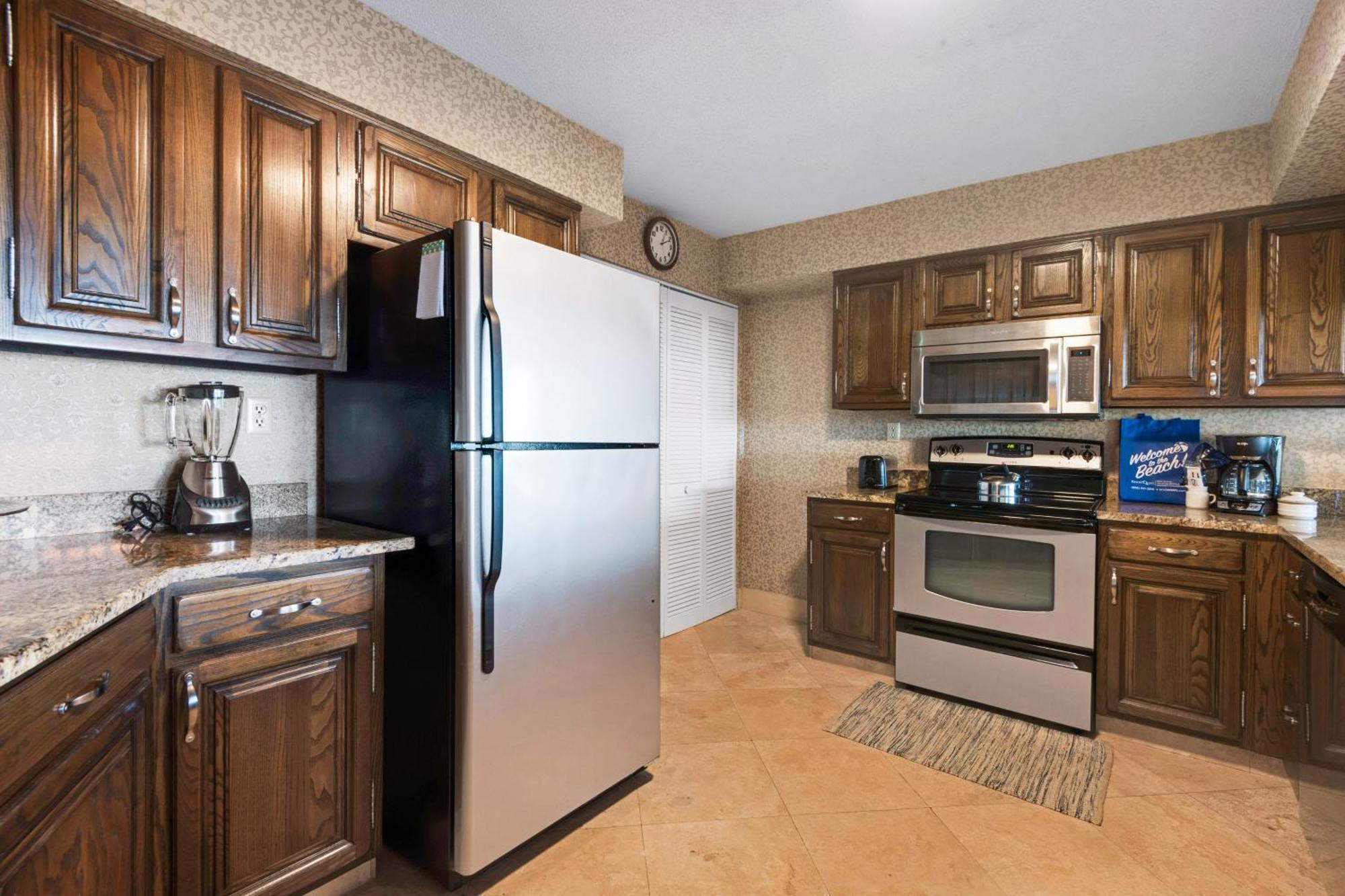 Emerald Towers Destin Room photo
